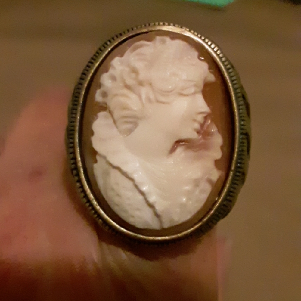 Hand Carved Shell Cameo Ring